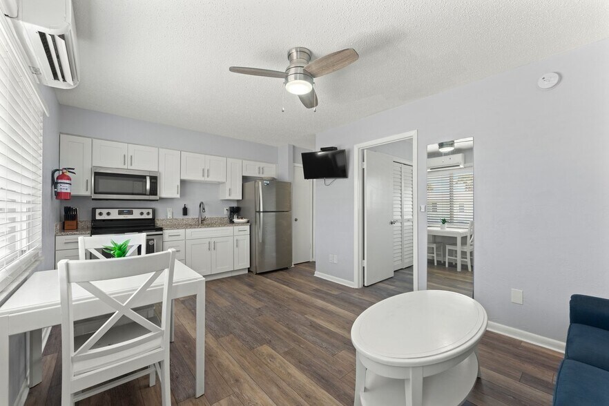 More Photos Of 1708 S Atlantic Ave, New Smyrna Beach Hotel For Sale