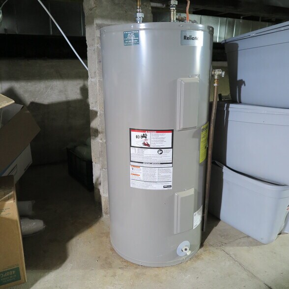 More Photos Of 139 E Walnut St, Oglesby Restaurant For Sale