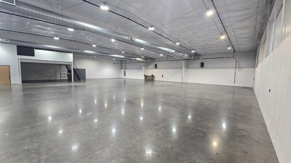More Photos Of 197 Thunder Rd, Mooresville Light Distribution For Lease