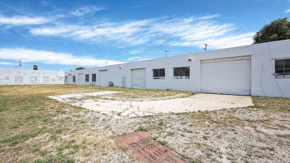 More Photos Of 2140 S High St, Columbus Storefront Retail Office For Lease