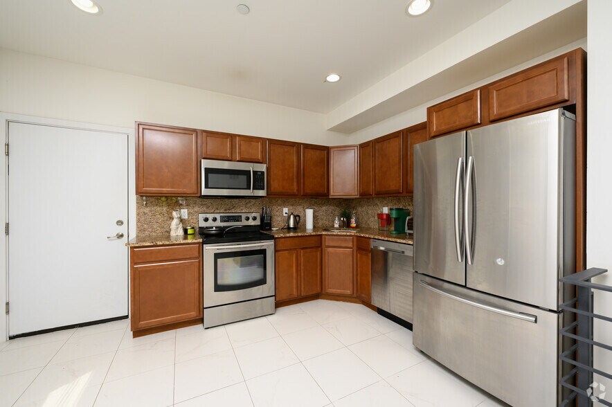 More Photos Of 521 N 34th St, Philadelphia Apartments For Sale