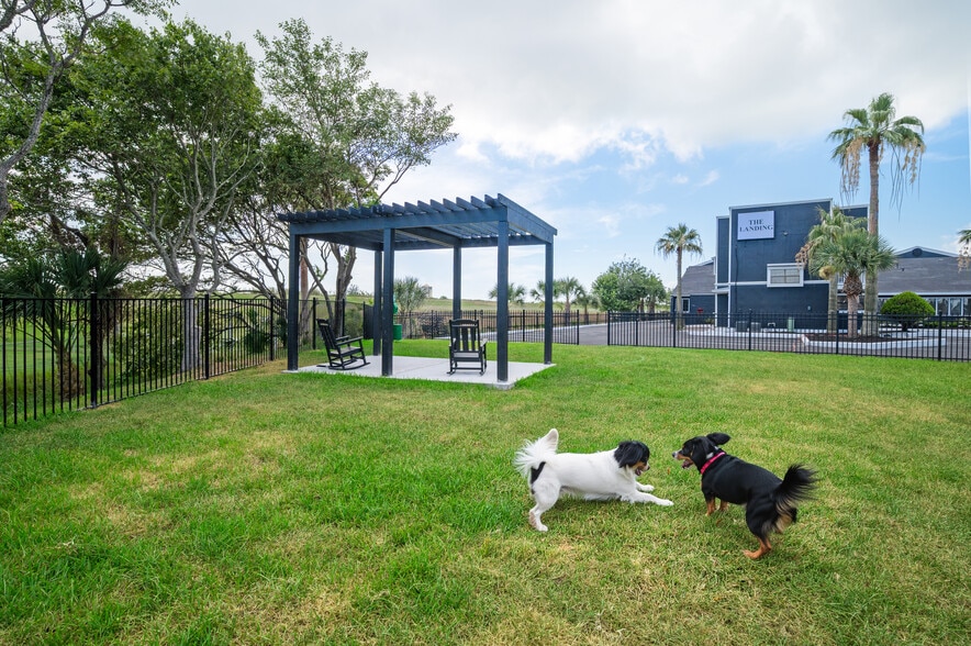 More Photos Of 928 Ferry Rd, Galveston Apartments For Sale
