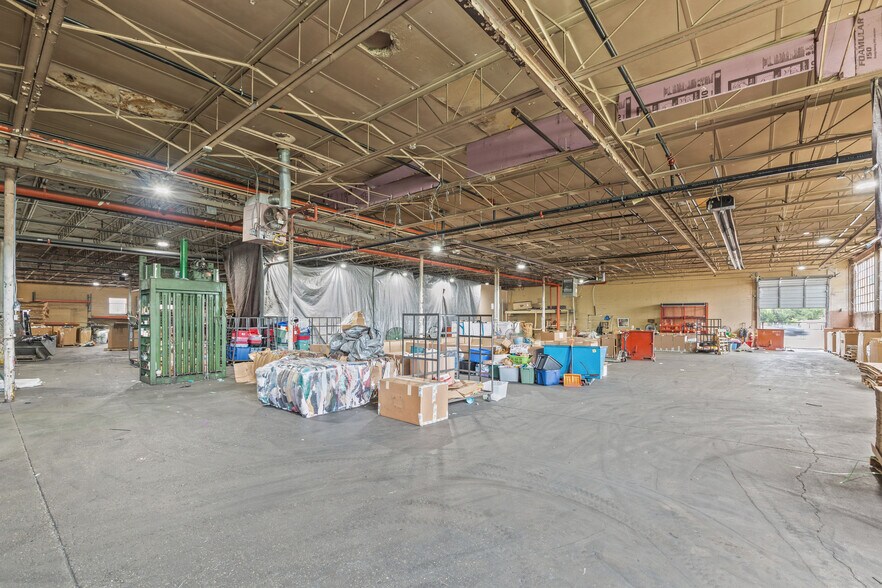More Photos Of 26051 Michigan Ave, Inkster Warehouse For Sale