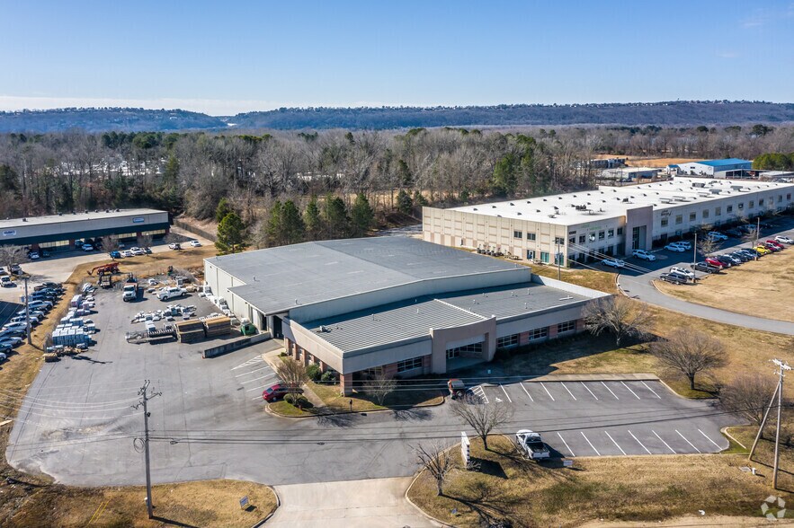 More Photos Of 9900 Maumelle Blvd, Maumelle Showroom For Sale