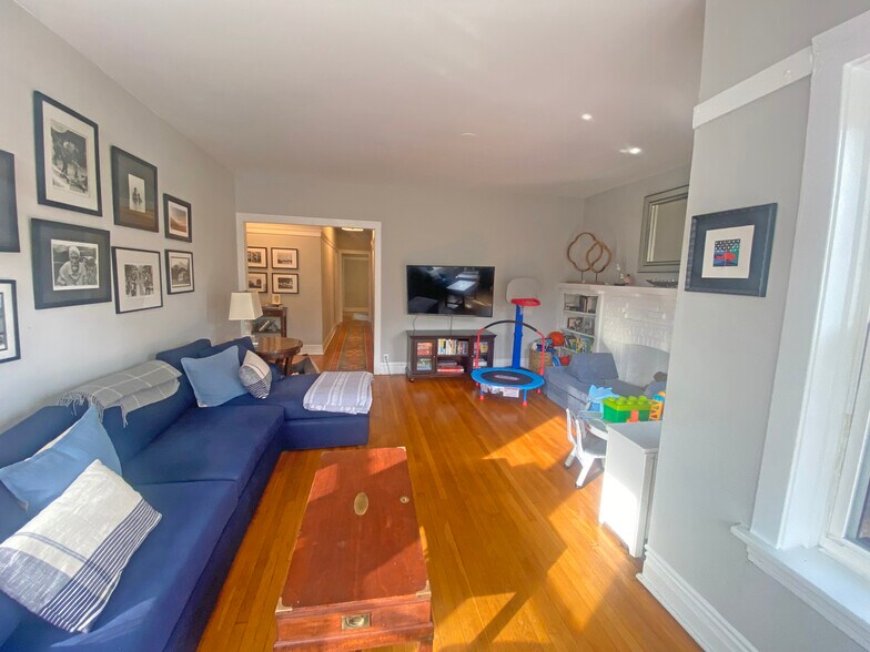 More Photos Of 2754 W Giddings St, Chicago Apartments For Sale