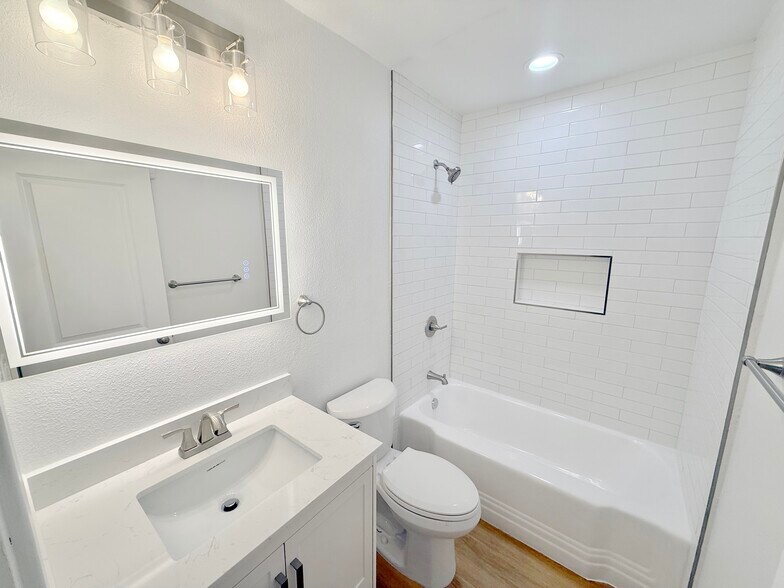More Photos Of 825 Manhattan Ave, Hermosa Beach Apartments For Sale