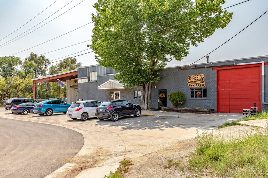 More Photos Of 3535 S Irving St, Sheridan Warehouse For Lease