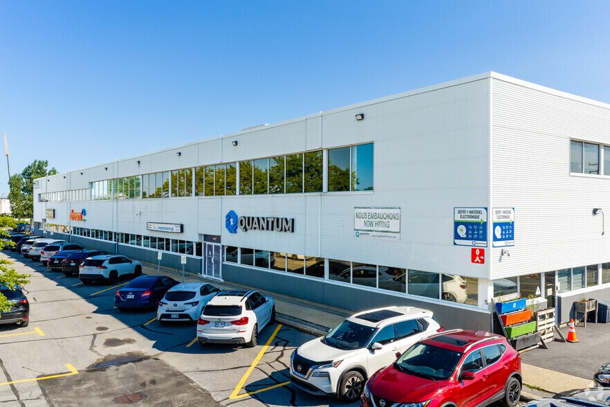 Primary Photo Of 2995-2999 Boul Le Corbusier, Laval Warehouse For Lease