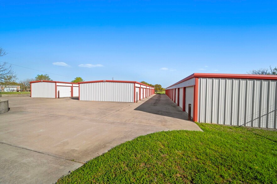 More Photos Of 8775 Highway 290 E, Chappell Hill Self Storage For Sale