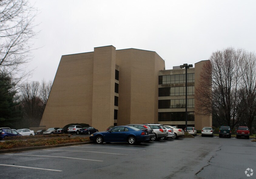 More Photos Of 1920 Association Dr, Reston Office For Lease