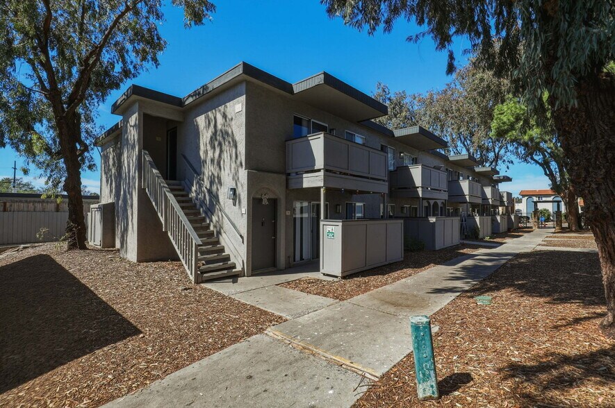 More Photos Of 725 N Fig St, Escondido Apartments For Sale
