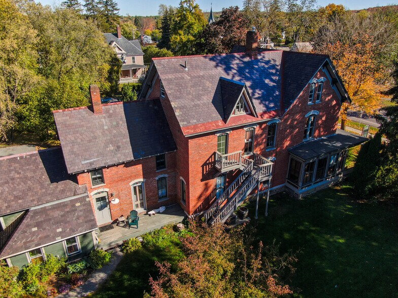 More Photos Of 5224 Shelburne Rd, Shelburne Apartments For Lease
