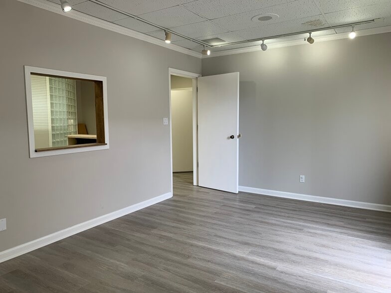 More Photos Of 6541 Crown Blvd, San Jose Medical For Lease