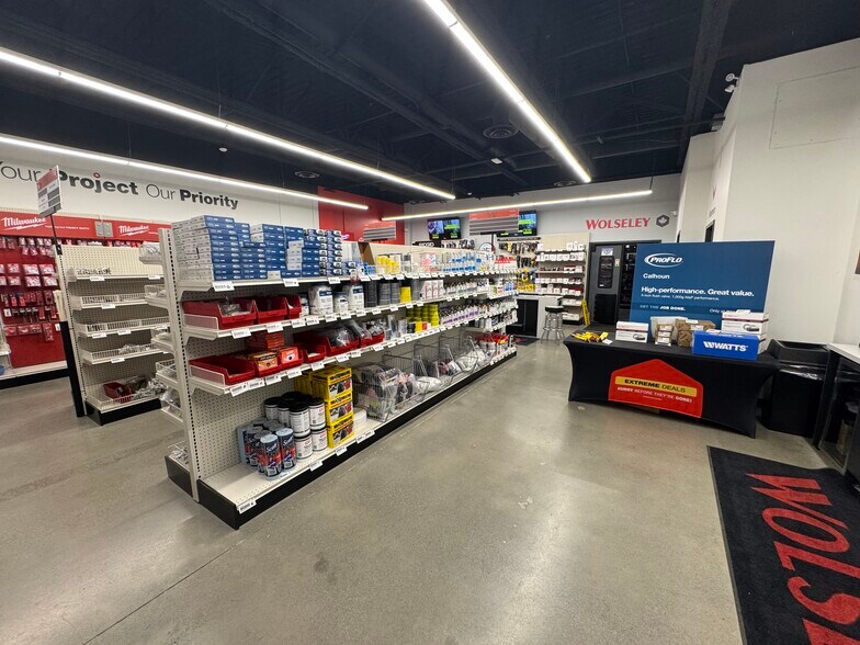 More Photos Of 13070 115 Ave, Surrey Warehouse For Lease