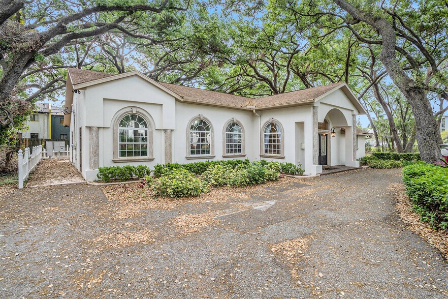 More Photos Of 329 Pauls Dr, Brandon Office Residential For Sale
