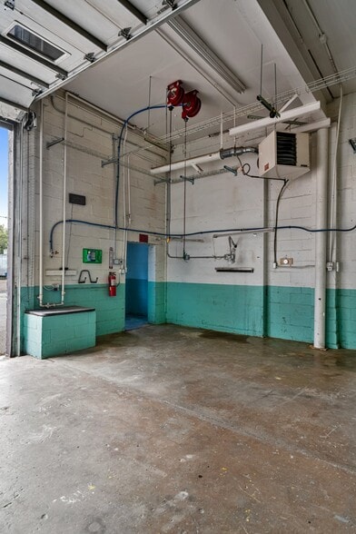 More Photos Of 520 Washington Ave, Dravosburg Warehouse For Sale