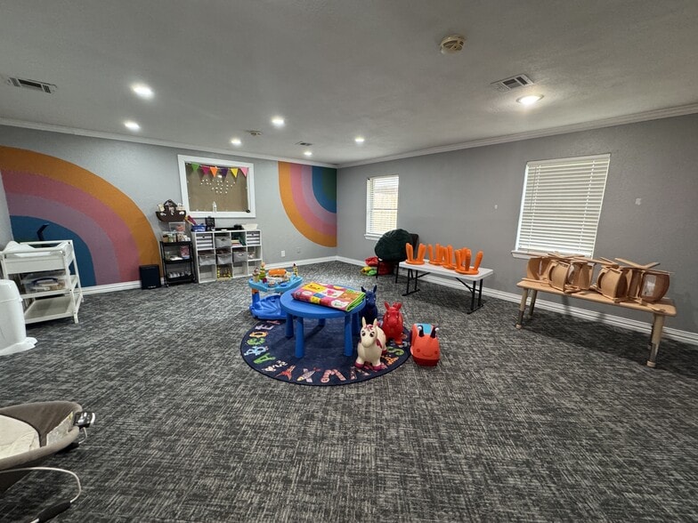 More Photos Of 618 Baca St, Houston Religious Facility For Sale