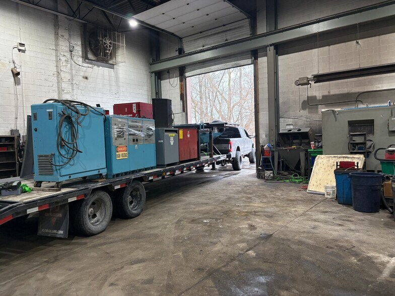 More Photos Of 2104 Cypress St, Port Huron Manufacturing For Sale