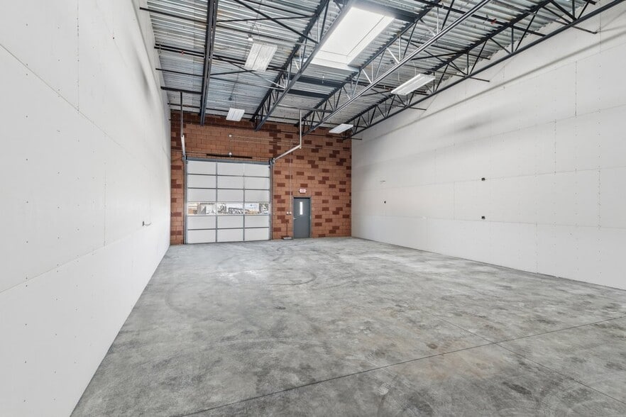 More Photos Of 5041 Cheyenne ave, Las Vegas Warehouse For Lease