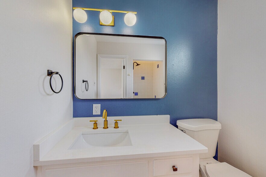 More Photos Of 1309 Virginia St NE, Albuquerque Apartments For Sale