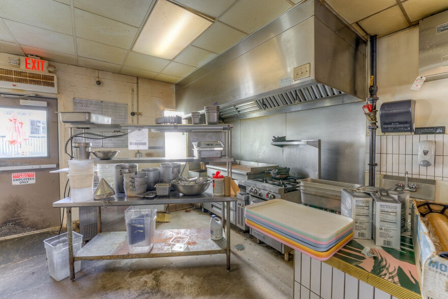 More Photos Of 2655 Broad Ave, Memphis Restaurant For Lease