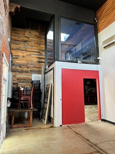 More Photos Of 1525 4th St, Sarasota Restaurant For Lease