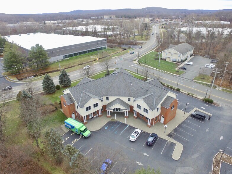 More Photos Of 33-35 Green Pond Rd, Rockaway Coworking Space