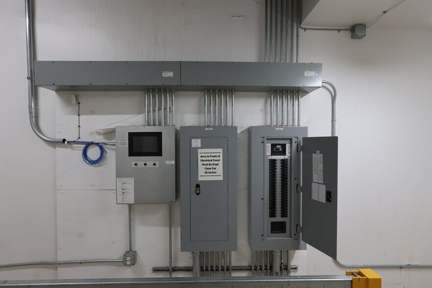 More Photos Of 610 Wood St, Pittsburgh Storefront Retail Office For Lease