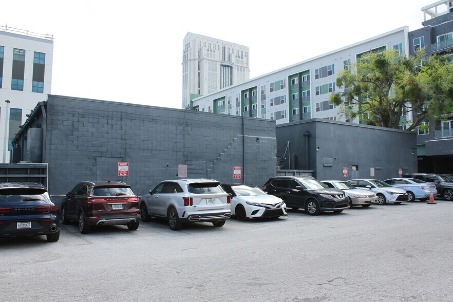 More Photos Of 47 W Amelia St, Orlando Bar For Sale