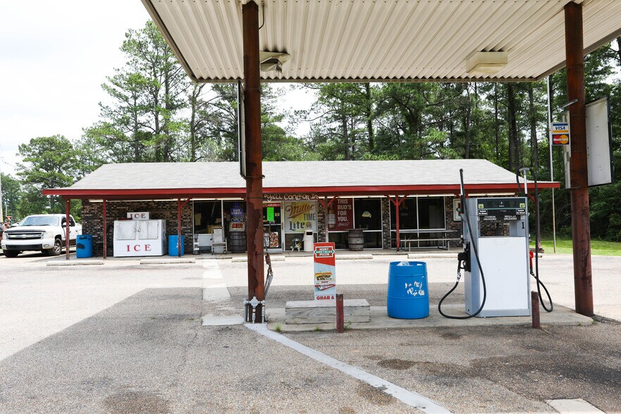 More Photos Of 1242 Elks Lake Rd, Hattiesburg Service Station For Sale