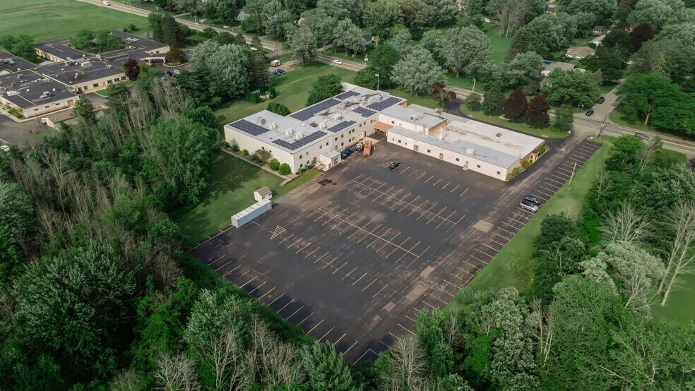 More Photos Of 7290 Nash Rd, North Tonawanda Showroom For Sale