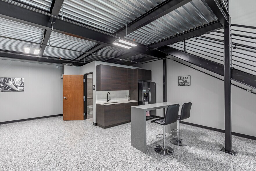 More Photos Of 7637 FM 3009, Schertz Light Distribution For Sale