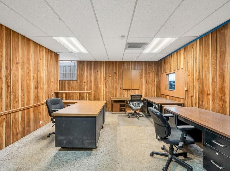 More Photos Of 1424 118th St, College Point Warehouse For Sale