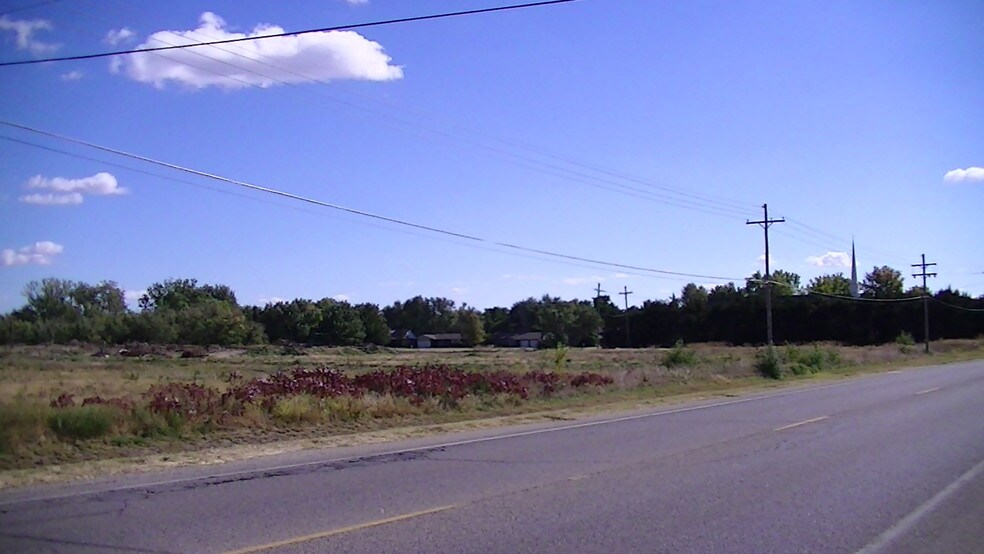 More Photos Of 37th & Plum St, Hutchinson Land For Sale