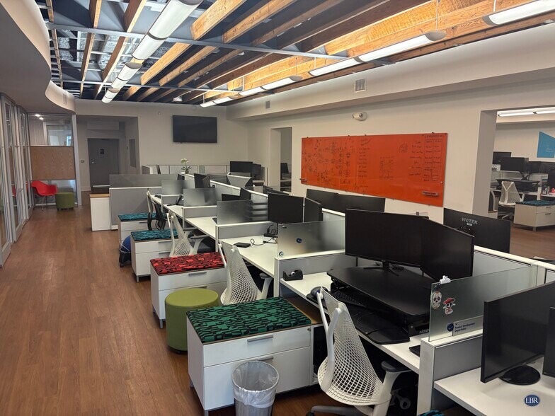 More Photos Of 1411 Highland Ave, Melbourne Office For Lease