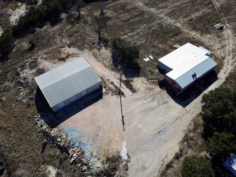 More Photos Of 3550 N US Highway 281, Burnet Warehouse For Lease