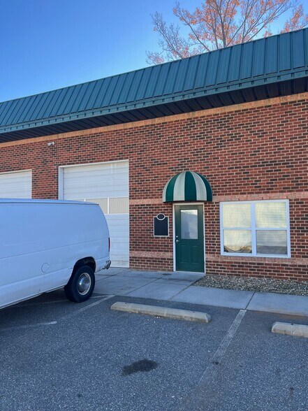 More Photos Of 316 Old York Hampton Hwy, Yorktown Flex For Sale