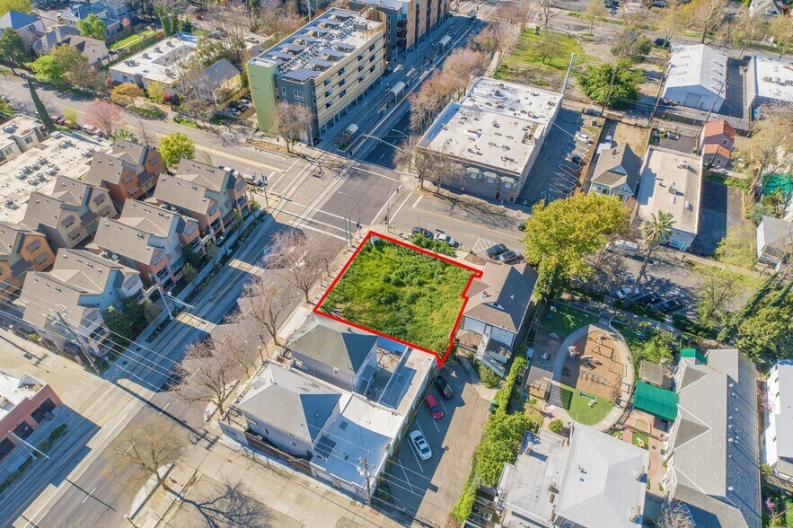 More Photos Of 330 12th St, Sacramento Land For Sale