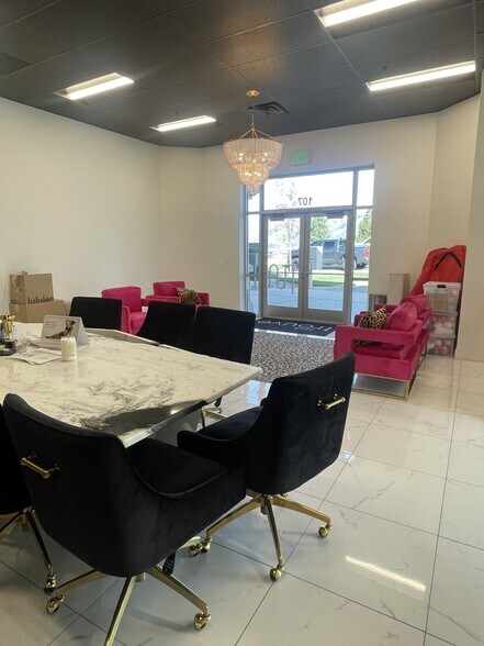 More Photos Of 10 W Scenic Pointe Dr, Draper Freestanding For Lease