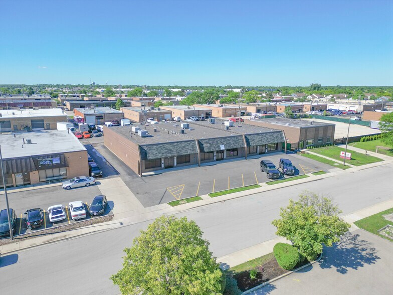 More Photos Of 1541-1543 Bourbon Pky, Streamwood Light Distribution For Lease