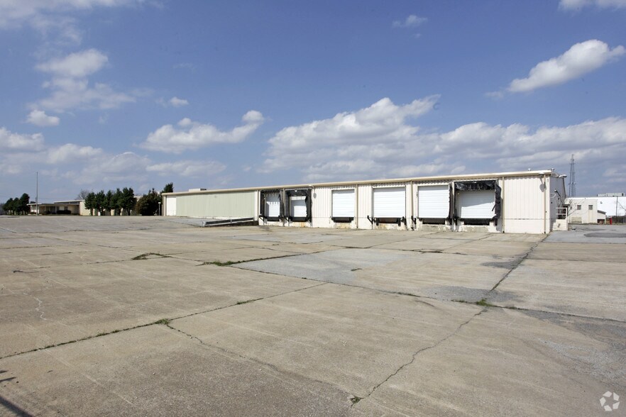 More Photos Of 845 Middle Tennessee Blvd, Murfreesboro Manufacturing For Lease