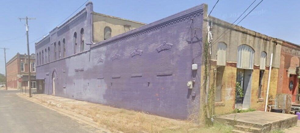 More Photos Of 120 S Main St, McGregor General Retail For Sale