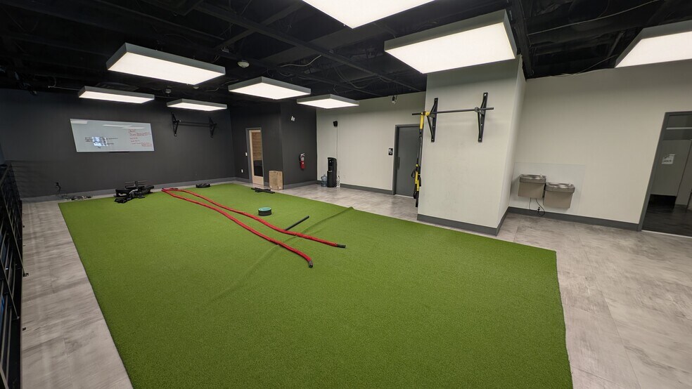 More Photos Of 1640-1658 S State St, Orem Freestanding For Lease