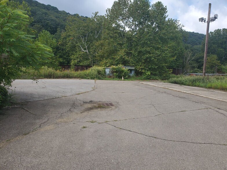 More Photos Of 587 N Seneca St, Oil City Chemical Oil Refinery For Sale