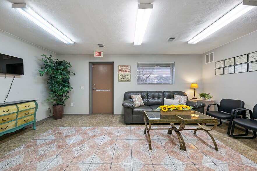 More Photos Of 7215 N Shepherd Dr, Houston Auto Repair For Sale