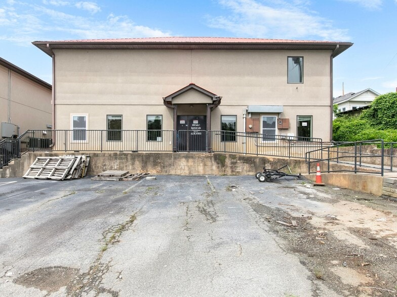More Photos Of 2690 Hendersonville Rd, Fletcher Medical For Lease