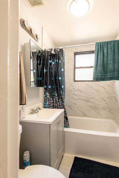 More Photos Of 7314-7322 N Winchester Ave, Chicago Apartments For Sale