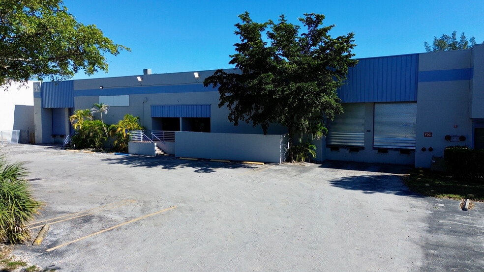 Primary Photo Of 13001 NW 38th Ave, Opa-locka Warehouse For Lease