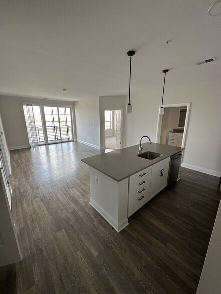 More Photos Of 140 E Monument Ave, Dayton Apartments For Lease