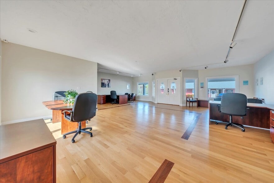 More Photos Of 13105 Booker T Washington Hwy, Hardy Freestanding For Lease